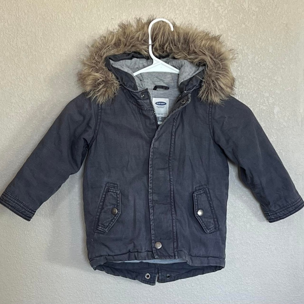 Old Navy kids navy blue jacket with faux fur hood, size 3T